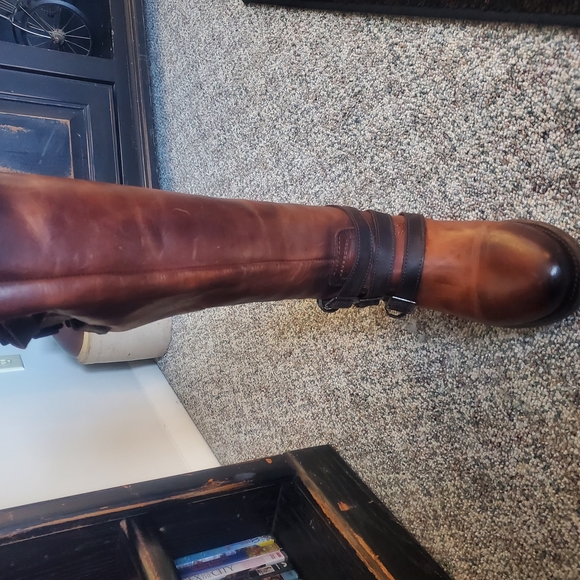 Raylene - Picture 2 of 12